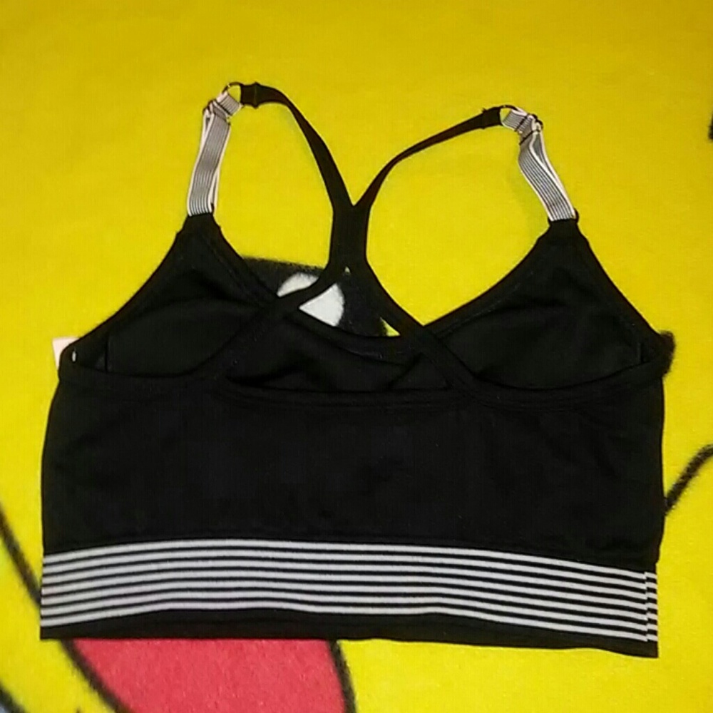NWT Victoria Sport (VS) - Picture 4 of 6